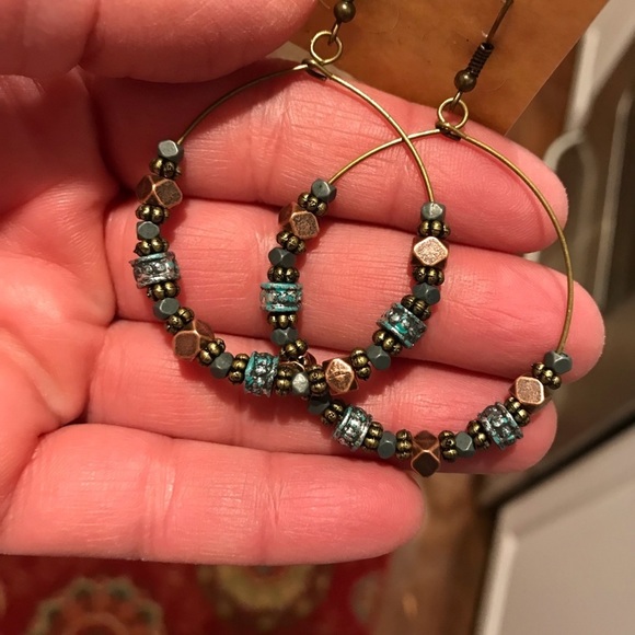 Bohemian beaded wire tribal dangle earrings - Picture 2 of 2